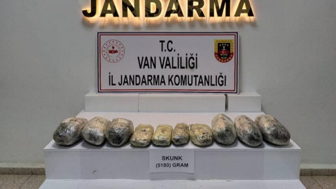 Van'da, arazide otlar arasında 5 kilo 180 gram uyuşturucu ele geçirildi