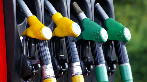 Benzine bir indirim daha: Pompa satış fiyatına yansıdı