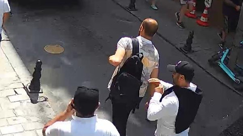 Kapalıçarşı'da kuryenin çantasından 50 bin euro çaldılar