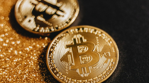 Bitcoin'in piyasa değeri 1 trilyon doların üzerine çıktı