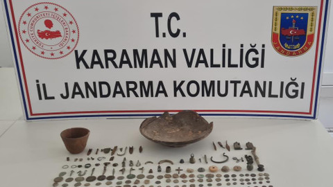 Jandarmanın durdurduğu araçta 246 parça tarihi eser çıktı