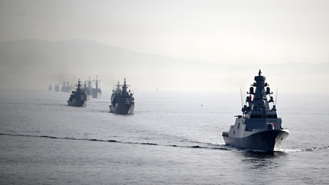 100. yılda 100 savaş gemisi İstanbul Boğazı'nda
