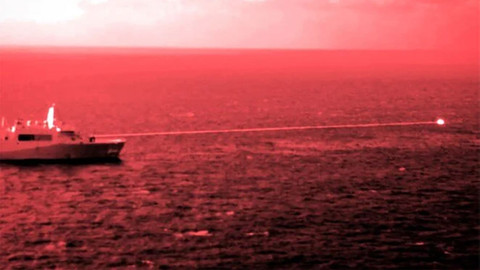 Aden Körfezi’nde gemi kaçırıldı, ABD müdahale etti, Yemen füze attı!