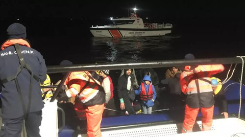 Fethiye’de Yunanistan’ın ölüme ittiği düzensiz göçmenler kurtarıldı