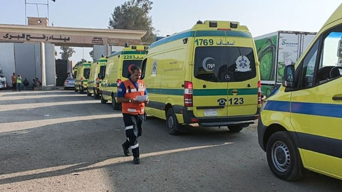 Refah Sınır Kapısı 26 gün sonra açıldı! İlk ambulanslar geçti