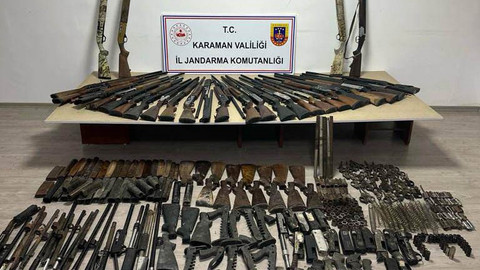 Jandarma mini cephaneliğe baskın yaptı: 12 gözaltı