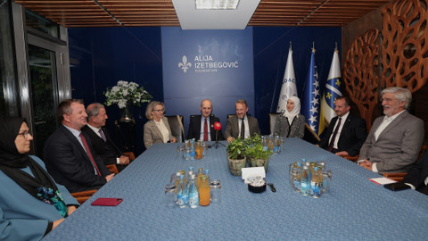 TBMM Başkanı Kurtulmuş, SDA Genel Başkanı İzetbegoviç ile bir araya geldi