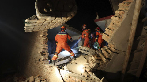 Çin'de deprem felaketi: En az 118 kişi hayatını kaybetti