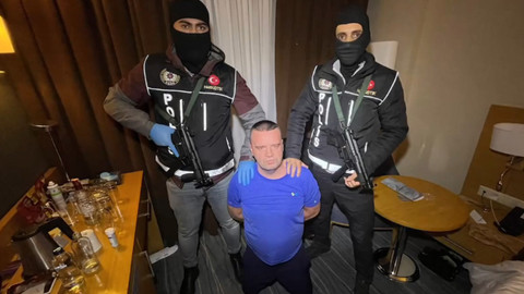 Kırmızı bültenle aranıyordu İstanbul'da 'Kafeslendi'!