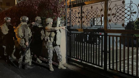 Antalya'da eş zamanlı narkotik operasyonu başlatıldı: Çok sayıda polis katıldı