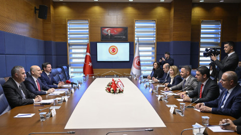 Adil Karaismailoğlu, KKTC Meclisi Sağlık İşleri Komitesi Başkanı Yeşilırmak ile görüştü