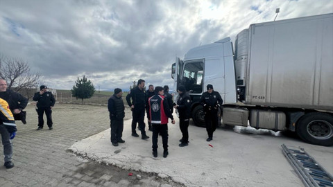 Amasya'da şeker komasına giren tır sürücüsü aracın camı kırılarak çıkarıldı