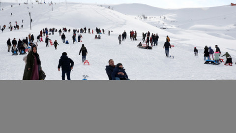 Bitlis'teki kayak merkezinde yarıyıl tatili yoğunluğu yaşanıyor
