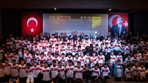 Deprem bölgesindeki çocuklara yönelik futbol turnuvası, Gaziantep'te düzenlendi
