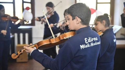 Edirne'de spor ve sanatla devamsızlık yapan öğrenciler okula kazandırıldı