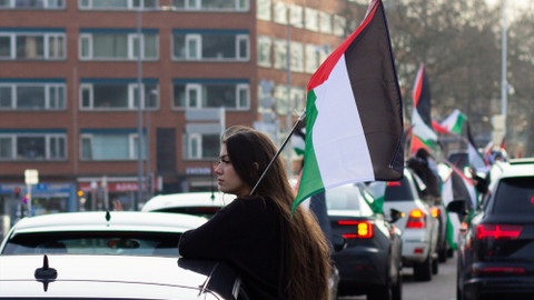 Hollanda’da araç konvoyuyla Filistin’e destek gösterisi yapıldı