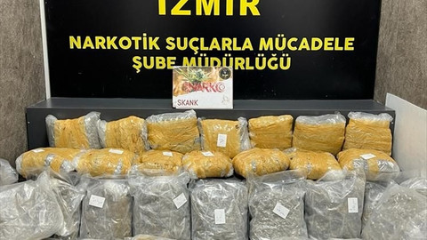 İzmir'de durdurulan kamyonda 19 kilo 225 gram esrar ele geçirildi