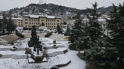 Kastamonu'da kar yağışı etkili oluyor