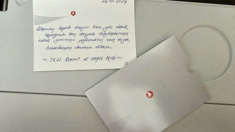 Kış Gençlik Olimpiyatları'nda gümüş madalya alan Muhammed Bozdağ'a uçakta sürpriz kutlama