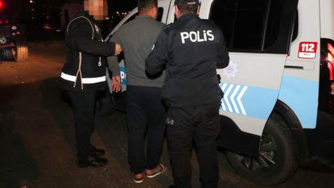 Mersin'de cep telefonu kaçakçılığı iddiasıyla 13 şüpheli yakalandı
