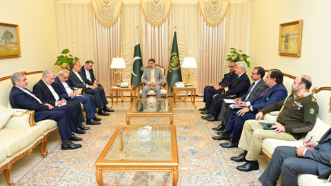 Pakistan Başbakanı Kakar'dan, İran ile ilişkilerin güçlendirilmesinde kararlılık vurgusu