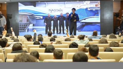 Türkiye'nin ilk astronotu Gezeravcı, Diyarbakırlı öğrencilerin sorularını yanıtladı: