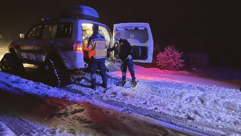 Gerede ilçesinde tansiyon hastası paletli ambulansla hastaneye yetiştirdi