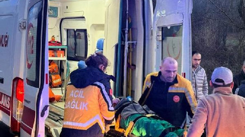 Otomobil şarampole devrildi; Recep Aslan bebek öldü, 3 yaralı