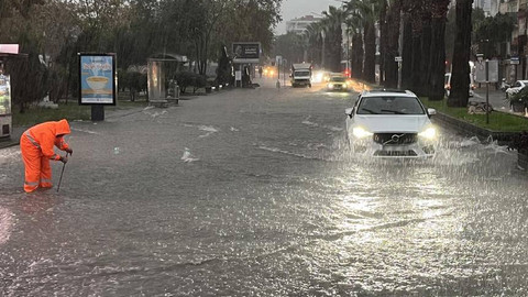 Çanakkale'de kuvvetli yağış beklentisi yüzünden motokurye kararı
