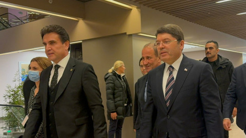 Adalet Bakanı Tunç, İstanbul Adliyesine yönelik terör saldırısında yaralanan polisleri ziyaret etti