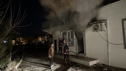 Adıyaman'da yangının çıktığı ev kullanılamaz hale geldi