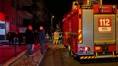 Afyonkarahisar'da bir apartmanda çıkan yangında 10 kişi dumandan etkilendi