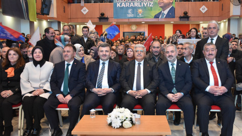 AK Parti'li Demiröz, Gümüşhane'de belediye başkan adayları tanıtımında konuştu:
