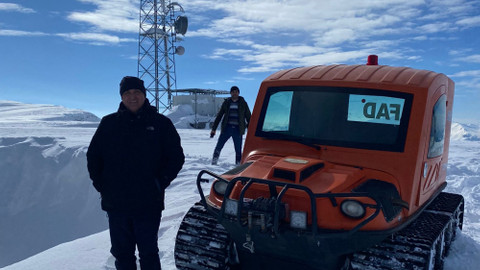 Ardahan'da AFAD'ın paletli aracı Türk Telekom ekiplerine lojistik destek sağladı