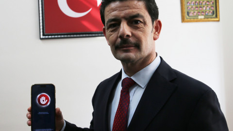 Bitlis'te polisler, vatandaşlara "UYUMA" ve "NARVAS" projelerini anlattı