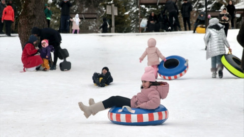 Gölcük Tabiat Parkı'nda tatil yoğunluğu sürüyor