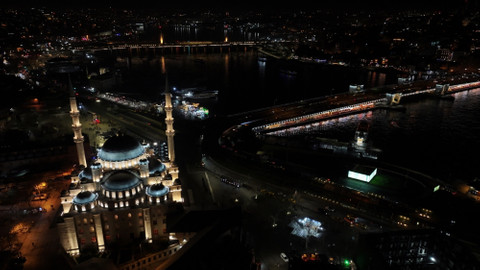 İstanbul'da Miraç Kandili dualarla idrak edildi