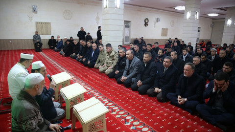 Kahramanmaraş merkezli depremlerde hayatını kaybedenler Mardin ve Siirt'te anıldı