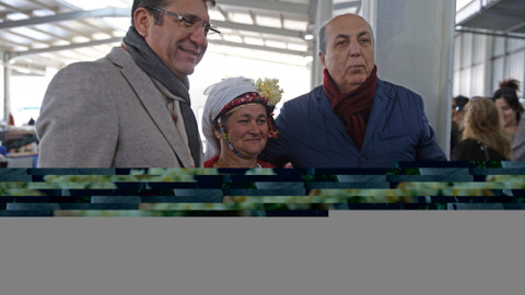 Muğla Büyükşehir Belediye Başkan adayı Ayaydın, Bodrum'da esnafı ziyaret etti