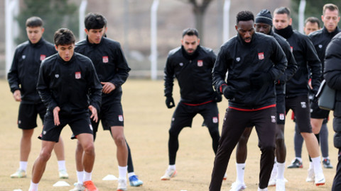 Sivasspor Teknik Direktörü Uygun'dan transfer açıklaması: