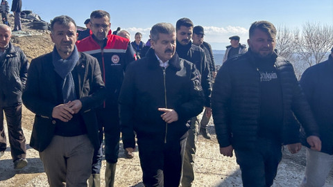 Uşak'ta heyelan yaşanan bölgedeki 2 ev tedbir amaçlı tahliye edildi