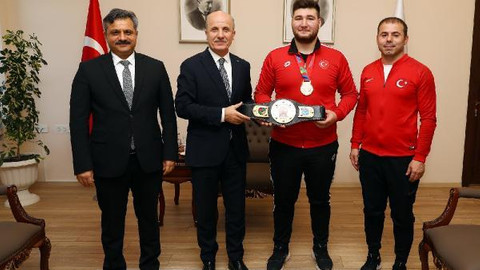 YÖK Başkanı Özvar: Vakıf üniversitelerindeki burslu milli sporcu kontenjanını artıracağız