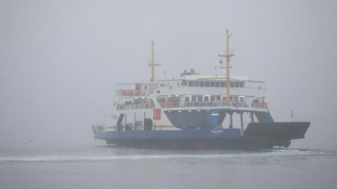 Çanakkale Boğazı sis nedeniyle transit gemilere kapatıldı