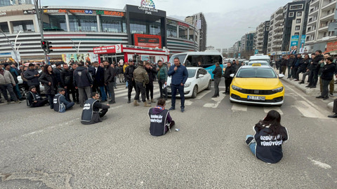 Diyarbakır'da DEM Partili vekiller, yol kapatıp eylem yaptı!