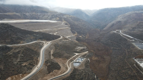 İliç'te arama kurtarma çalışmaları sürüyor! Enerji Bakanı: Heyelan alanında 400 bin kamyonluk toprak kütlesi var