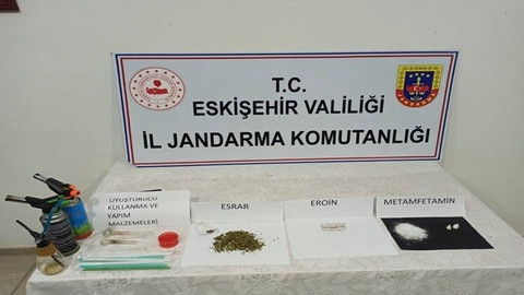 Jandarma ekiplerinden zehir tacirlerine darbe