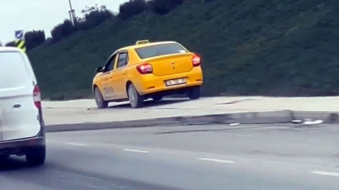 Avcılar'da hayrete düşüren görüntü! Trafikten kurtulmak isteyen taksici kaldırımdan gitti
