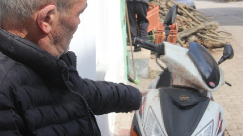 Tam bir Hint filmi sahnesi! Direkten sarkan kablo boğazını kesti, ölüm teğet geçti