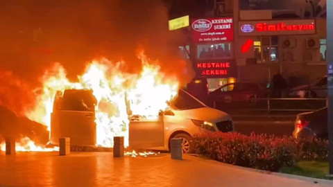 Belediye başkan adayı 5 dakika ile canını kurtardı: Makam aracı alev alev yandı