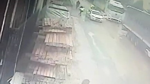 Kovalamaca arbedeyle bitti: Polisin parmağı kırıldı